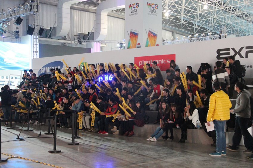 WCG2013英雄图集八强赛OMG与EP.HK联盟图关岭滑翔伞图片