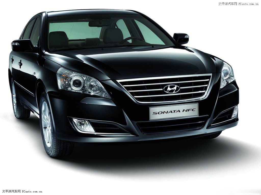 领翔的大气,沉稳气质十分吸引人!