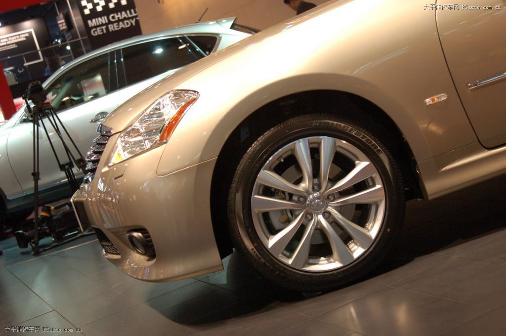 英菲尼迪M車展高清大圖