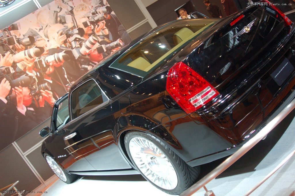 克萊斯勒300C車展高清大圖