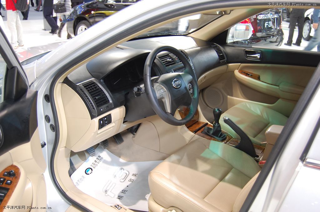 比亞迪F6車展高清大圖