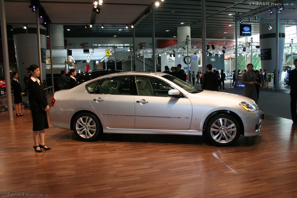 英菲尼迪M車展高清大圖